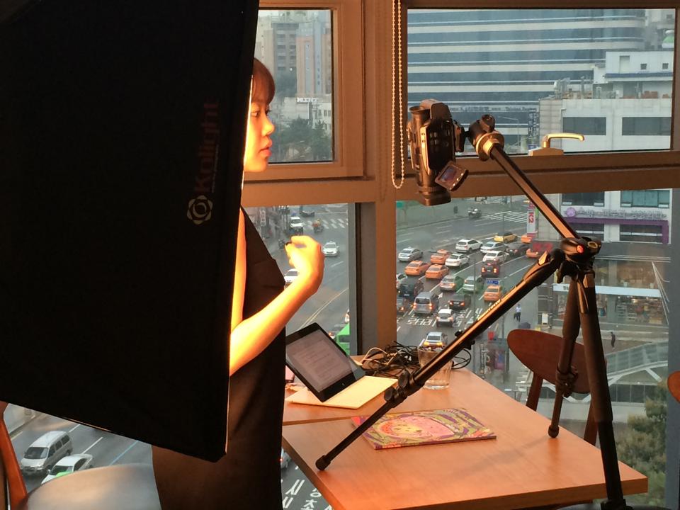 오늘도 디플레이에서는 비디오 리뷰 촬영 놀이가..