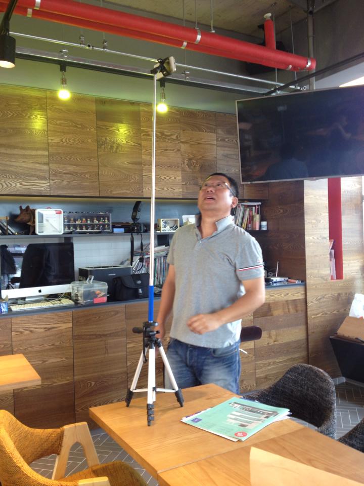 삼각대와 셀카봉이 합체!!