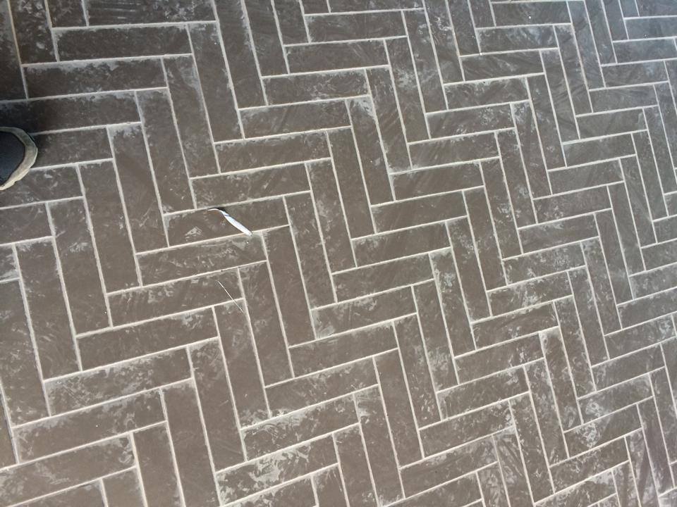 청소중 오늘 TV 2대 프로젝터 설치