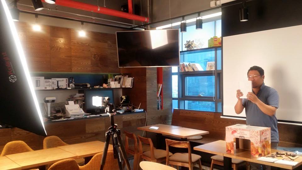 재정가도서 묶음 판매 홍보 영상 촬영 중이에요.