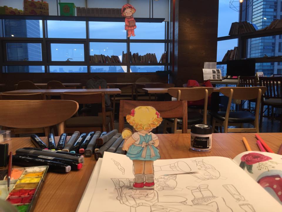 딩글스 놀이 2권에는 입체로 앞모습, 뒷모습을 색칠할 수 있어요…