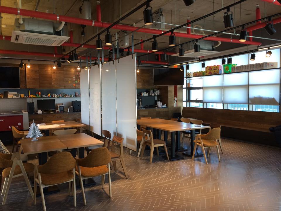 오늘은 삼성전자 레고시리어스플레이 팀워크샵이 있는 날이라 구조를 바꿨어…