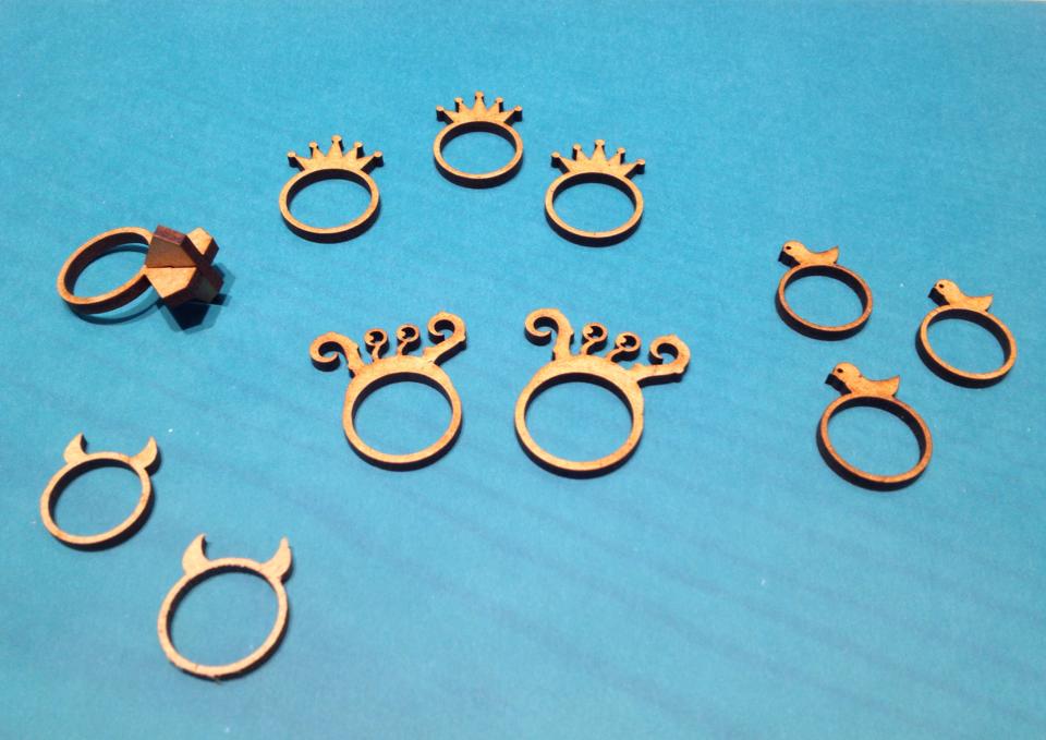 포스트 잇에 디자인을 하면 반지를 만들어 드려요~ 짠!