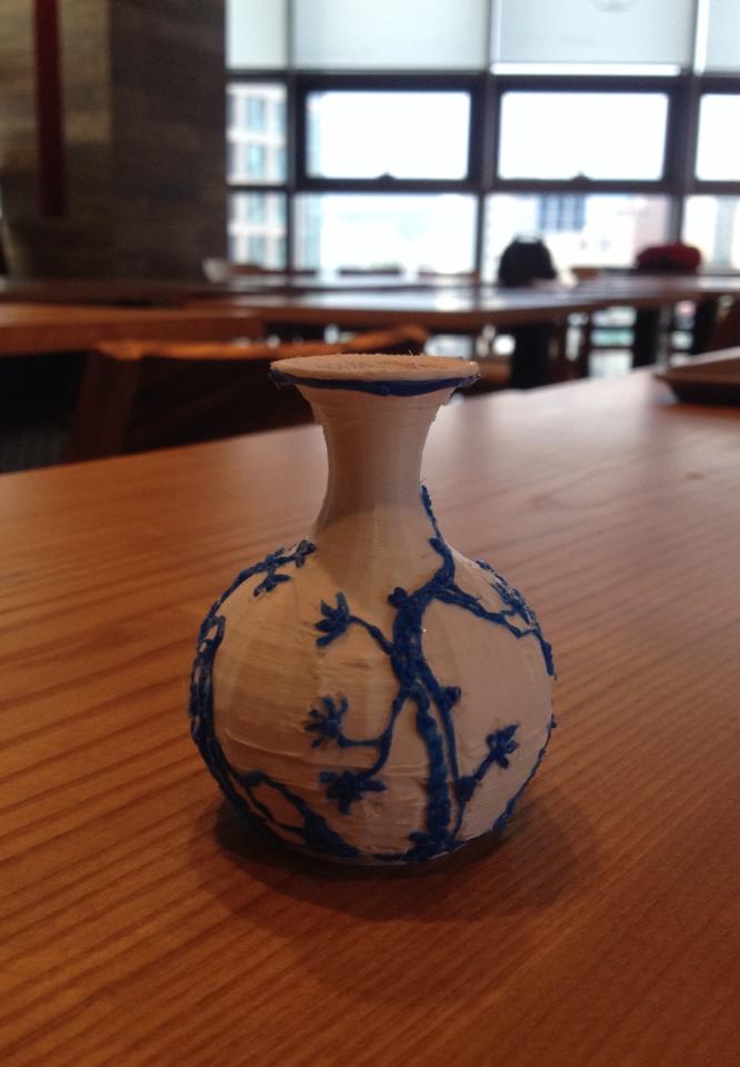 3D프린터로 뽑은 후에 3두들러로 무늬를 넣었어요~ 백자 느낌이 좀 나…