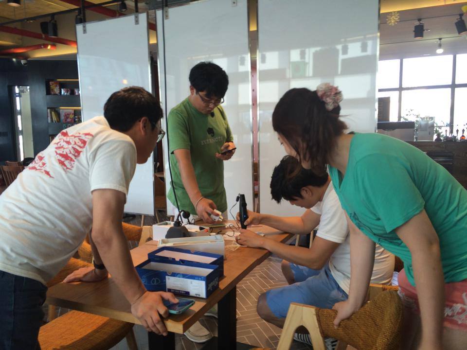 팟케스트 디지탈히어로 팀에서 오셔서 이런저런 테스트… 3두들러로 어…