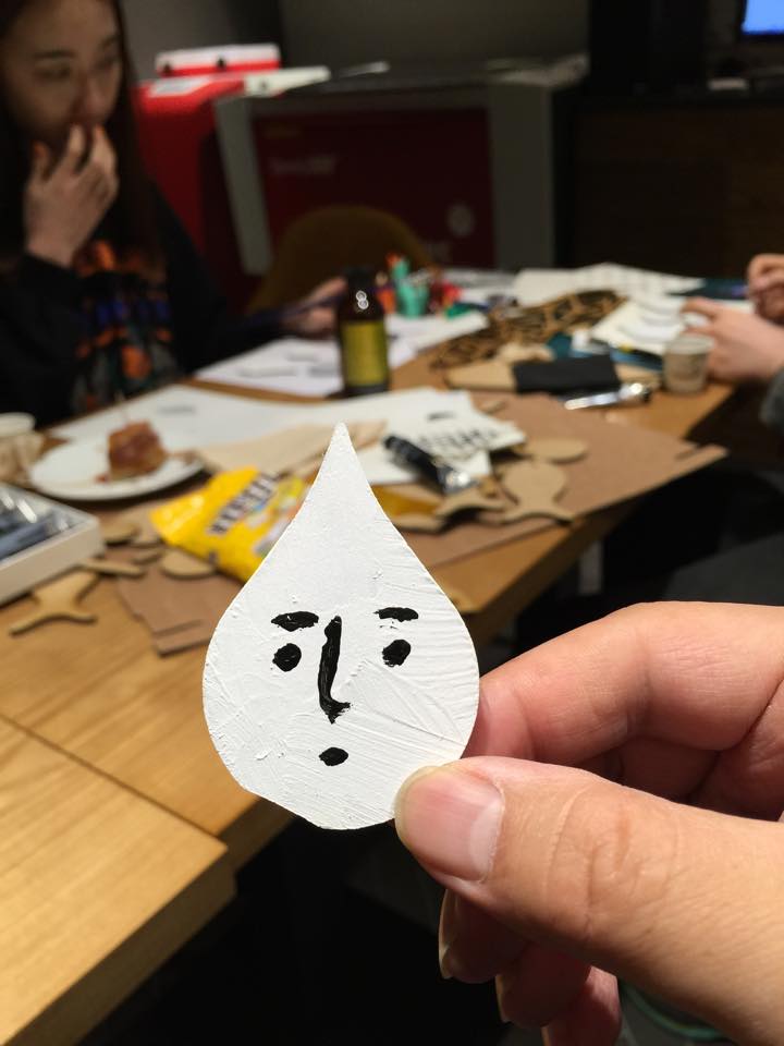 레이저로 자르고 아크릴화 수작업으로 북유럽 디자인 놀이