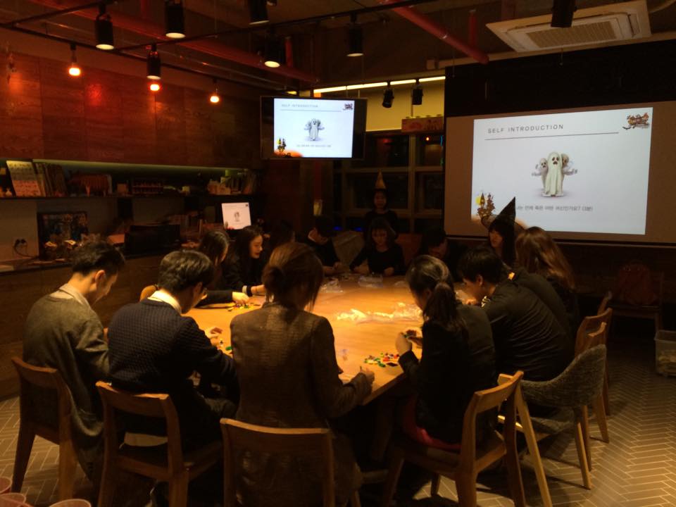 할로윈 주제로 레고시리어스플레이를 진행하고 자기소개도 했어요. 아직도…