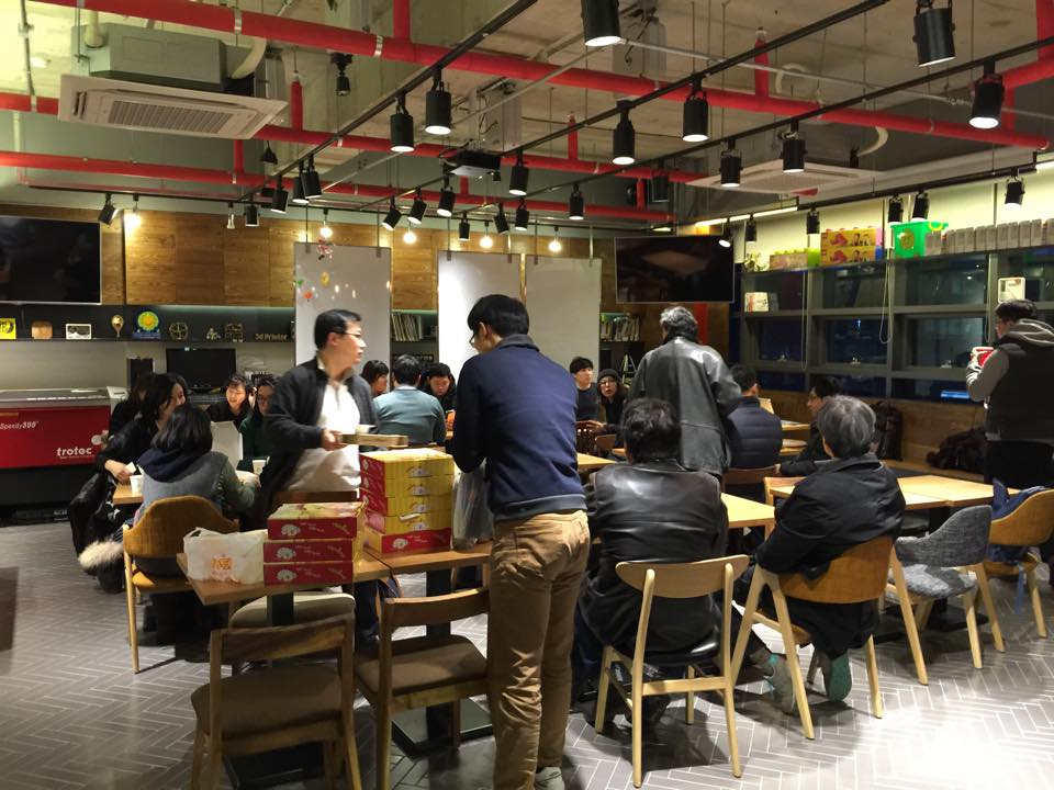 꿈꾸는 책공장 정모진행중