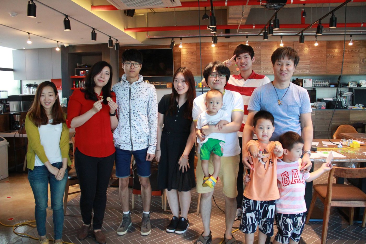 어제 팹데이 2회차에 오셨던 분들과 단체사진이에요 ^^