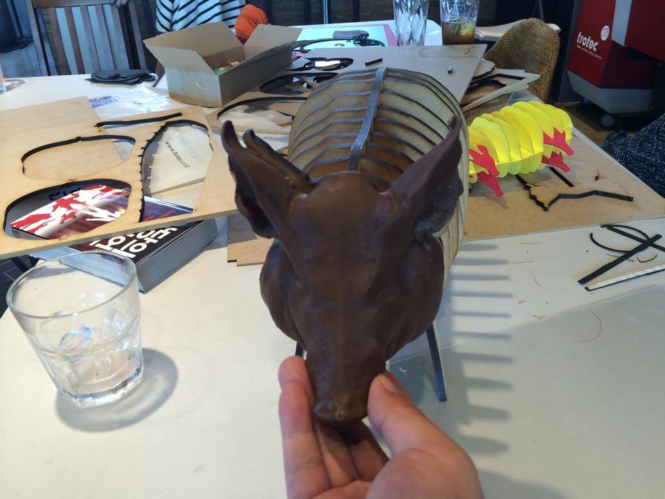 개업 전초전 대형돼지