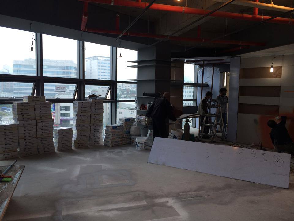 철판 및 바닥공사 시작