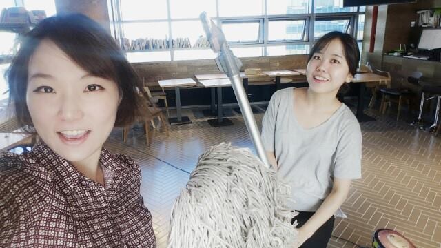 디플레이 오전대관 (7-8시) 이 끝나고 청소중이에요 ^^* 아침 7시…