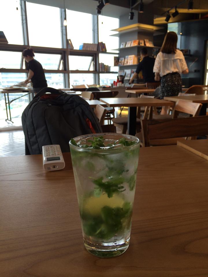 오늘은 모히또가 가능한 날, 신간진열도 함께