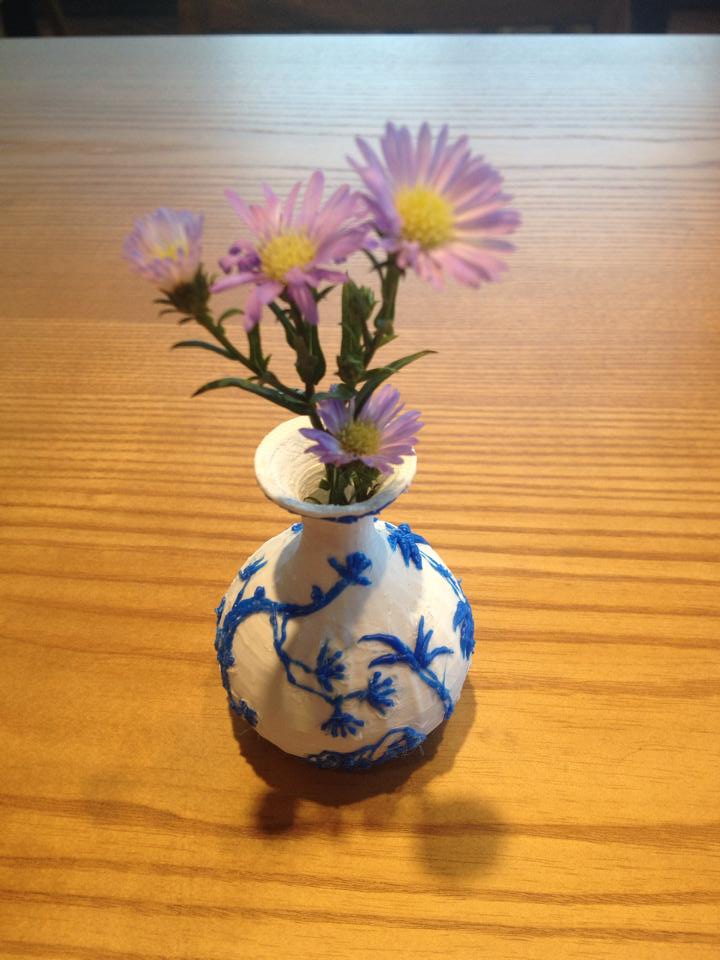 미니어쳐 꽃병으로 테이블을 꾸며봤어요~