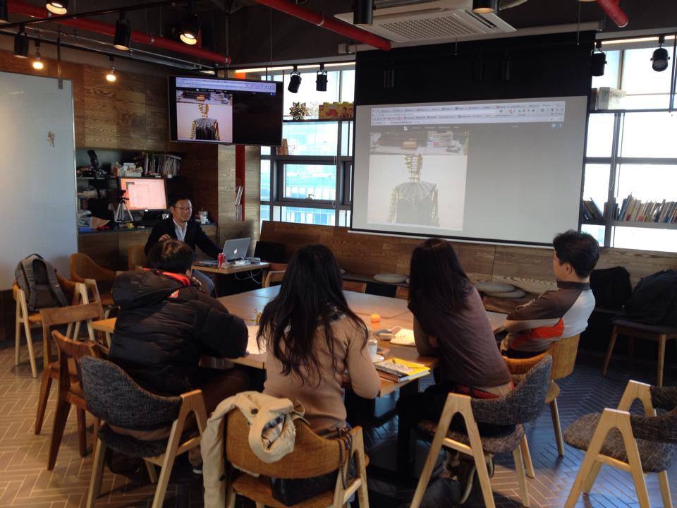 Fab lab 관련 강의하는 풍경입니다 :) 직접 해보는 걸 빼놓을 순…