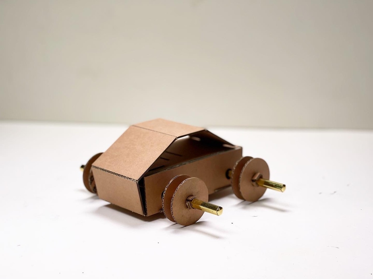 박스로 테슬라 사이버트럭 만들기